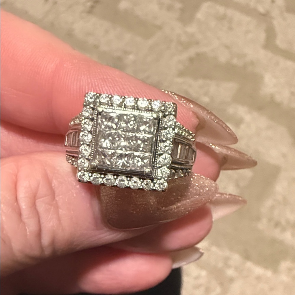 Dazzling Silver Square Diamond Ring - image 1